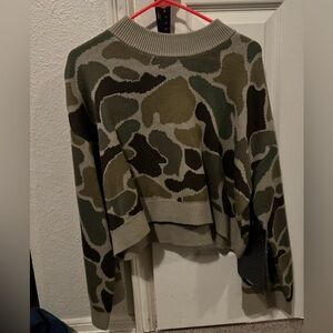 NWT Women’s vans camo sweater